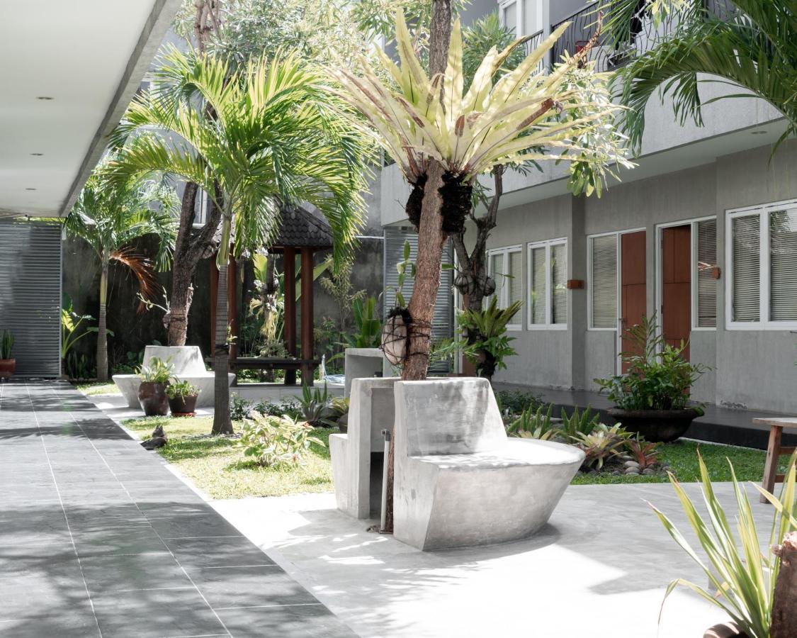 Seruni Guest House Denpasar Exteriör bild
