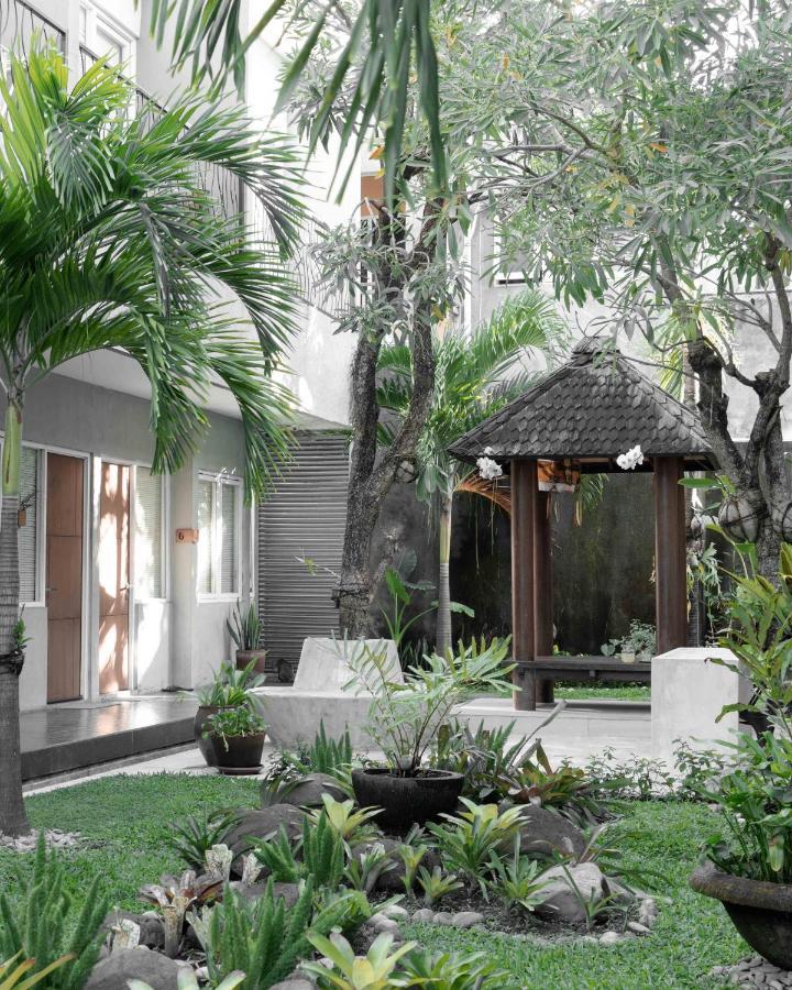 Seruni Guest House Denpasar Exteriör bild